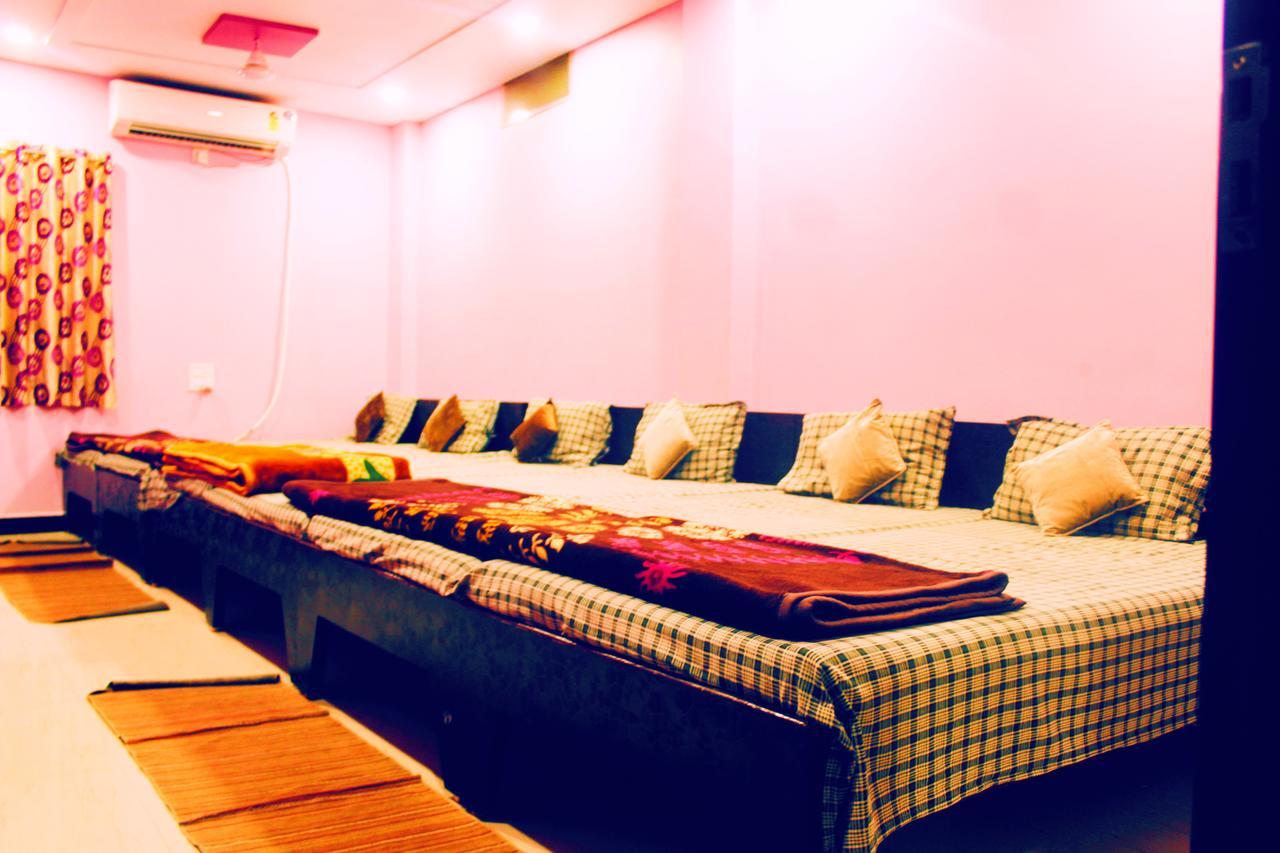 Mansarovar Guest House Удджайн Экстерьер фото