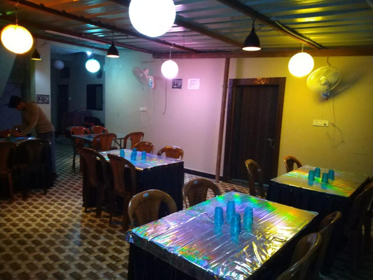 Mansarovar Guest House Удджайн Экстерьер фото